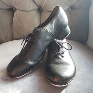 Bloch black tap shoes size 10 slightly worn.